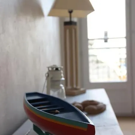 Appartement Très Lumineux, Au Coeur De La Vieille Ville, 86 M² *