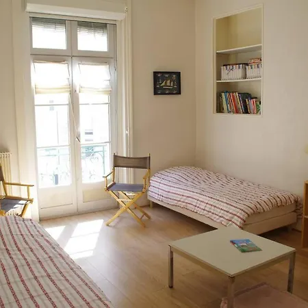 Très Lumineux, Au Coeur De La Vieille Ville, 86 M² * La Rochelle (Charente-Maritime)