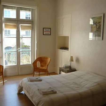 Tres Lumineux, Au Coeur De La Vieille Ville, 86 M² * La Rochelle (Charente-Maritime)